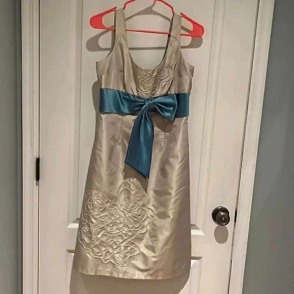 Kay Unger  100% silk dress. Size 4